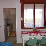 Apartment Flat For 6 Guests In Pineda *