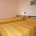 Flat For 6 Guests In Pineda