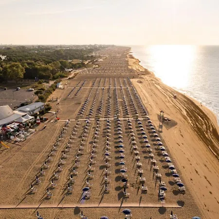 Nice Flat For 6 Guests In Bibione Pineda