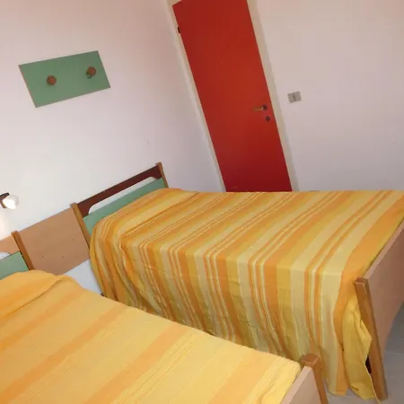 Flat For 6 Guests In Pineda Appartement Bibione