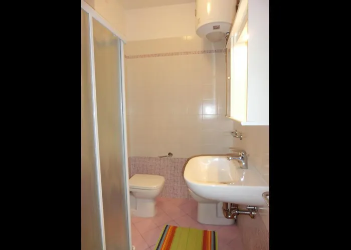 Flat For 6 Guests In Pineda Bibione